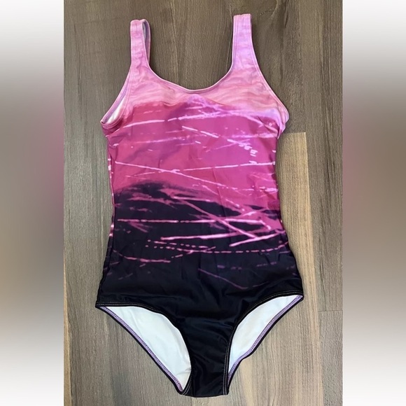 Swimsuit Women's Sz S One Piece Pink/Purple/Black Ombré Built in Bra Crisscross - Picture 1 of 10